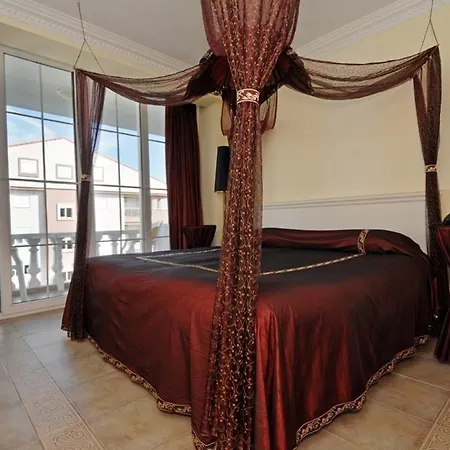 Hotell Conny's (adults Only) Side